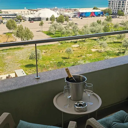 Nuba Summerland * Mamaia